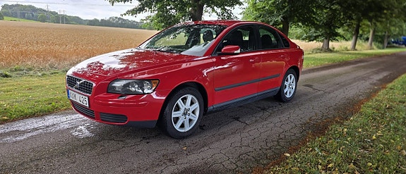 Volvo S40 2 of 17