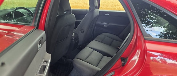 Volvo S40 12 of 17