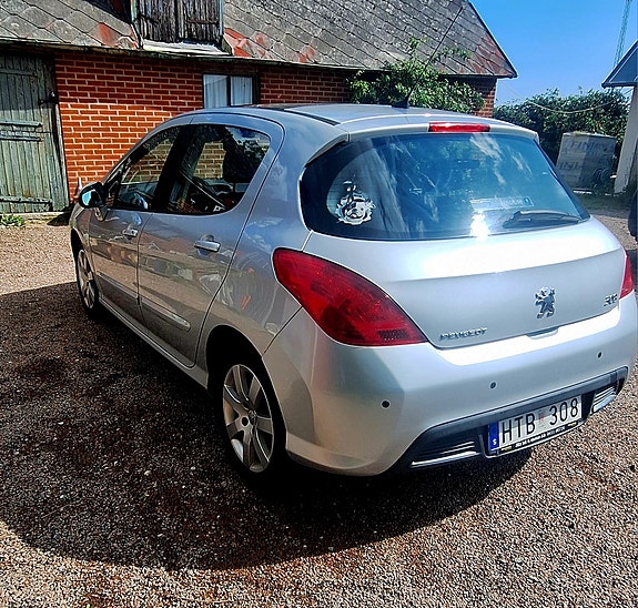 Peugeot 308 3 of 3