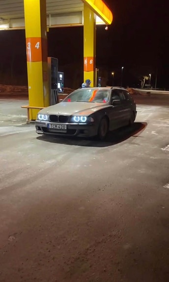 BMW 525i 3 of 10