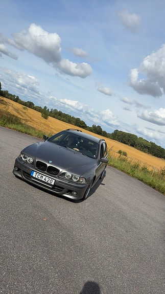 BMW 525i 2 of 10