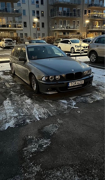 BMW 525i 2 of 10