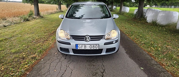 Volkswagen Golf V 6 of 18