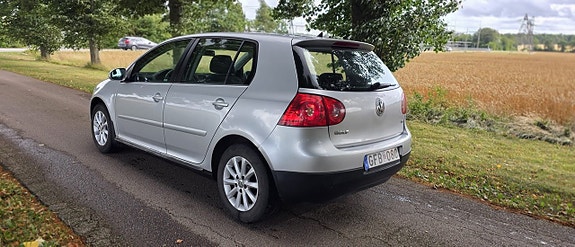 Volkswagen Golf V 3 of 18