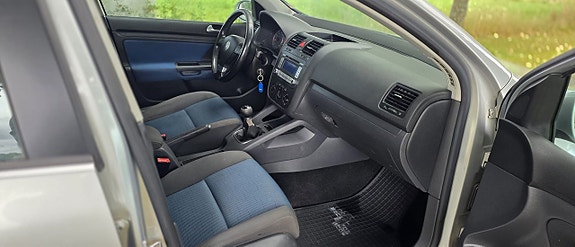 Volkswagen Golf V 11 of 18