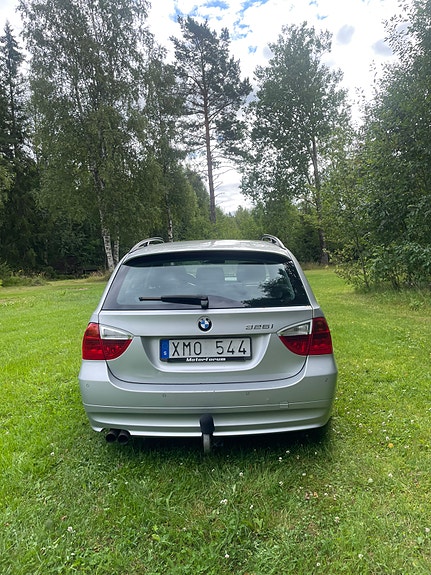 BMW 325i 4 of 11