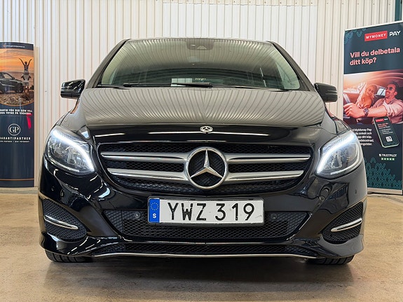 Mercedes-Benz B180 d 3 of 24