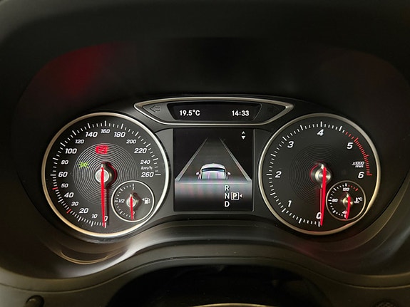 Mercedes-Benz B180 d 14 of 24