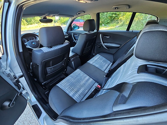 BMW 116i 4 of 8