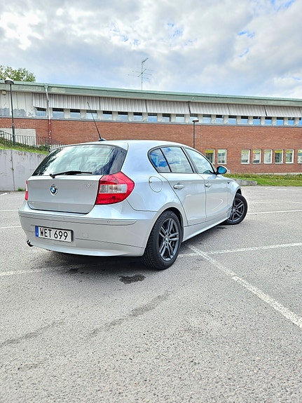 BMW 116i 3 of 8