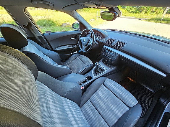 BMW 116i 5 of 8