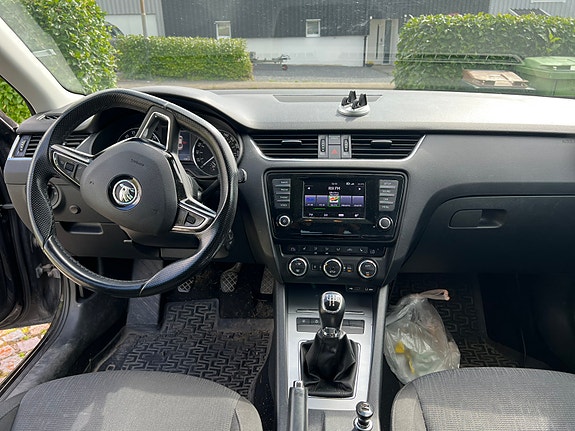 Skoda Octavia 3 of 6