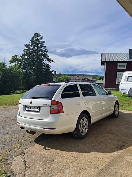 Skoda Octavia 3 of 8