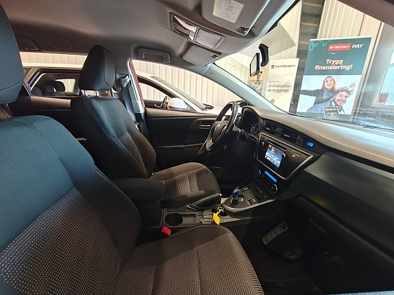 Toyota Auris 11 of 15