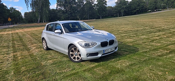 BMW 118d 2 of 7