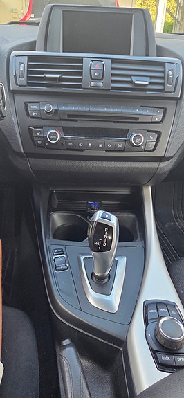 BMW 118d 5 of 7