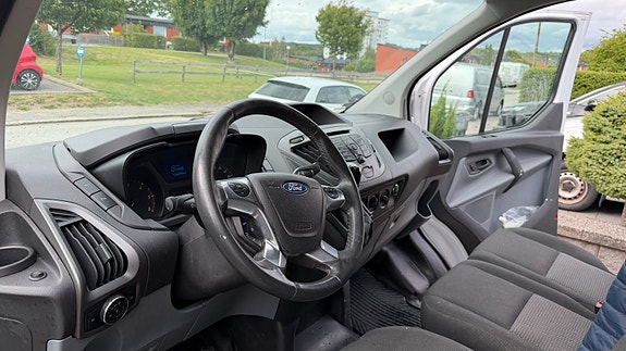 Ford Transit Custom 3 of 6