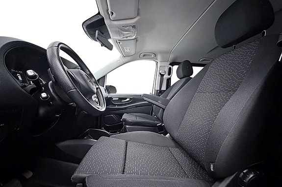 Mercedes-Benz eVito Tourer 13 of 28