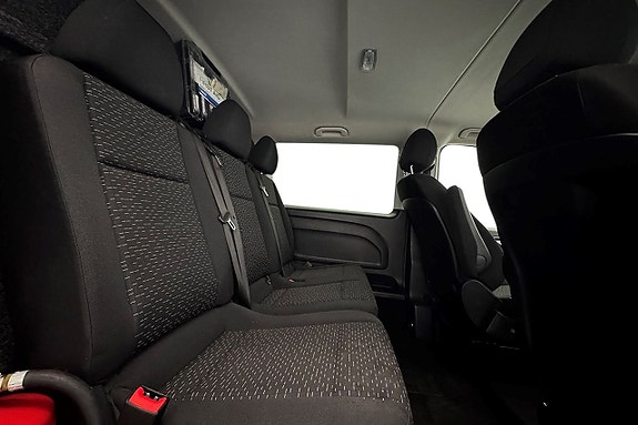 Mercedes-Benz eVito Tourer 19 of 30