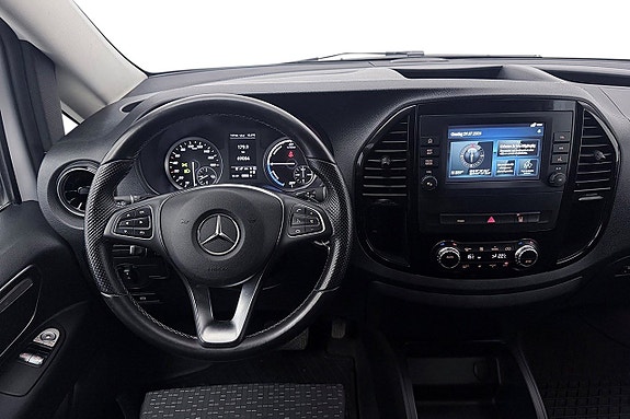 Mercedes-Benz eVito Tourer 18 of 28