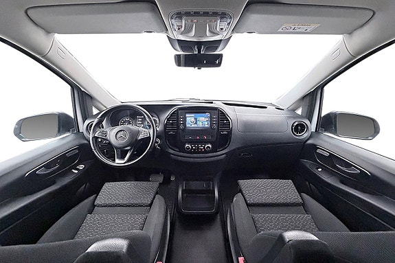 Mercedes-Benz eVito Tourer 14 of 28