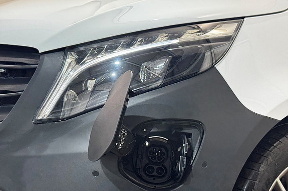 Mercedes-Benz eVito Tourer 4 of 30