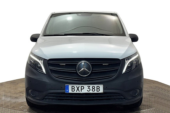 Mercedes-Benz eVito Tourer 3 of 30