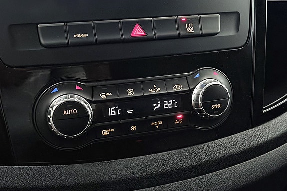 Mercedes-Benz eVito Tourer 25 of 28