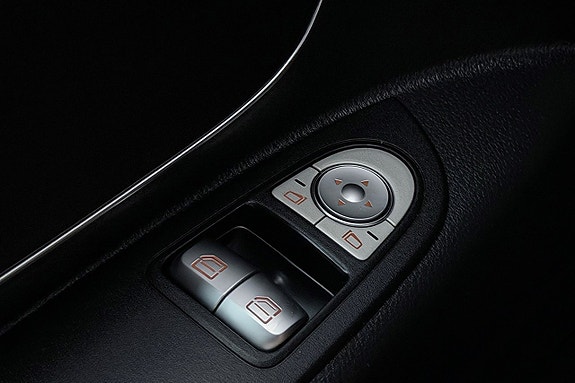 Mercedes-Benz eVito Tourer 28 of 28