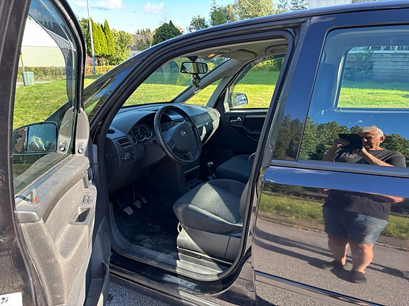 Opel Meriva 4 of 6