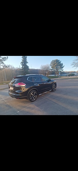Nissan X-Trail 3 of 4
