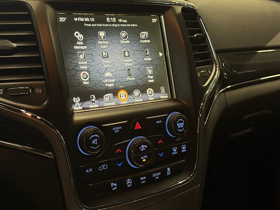 Jeep Grand Cherokee 11 of 23