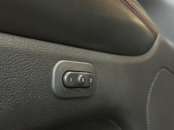 Jeep Grand Cherokee 12 of 23