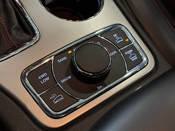 Jeep Grand Cherokee 10 of 23
