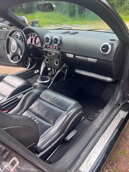 Audi TT 7 of 7