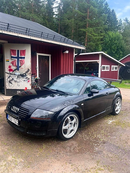 Audi TT 2 of 7