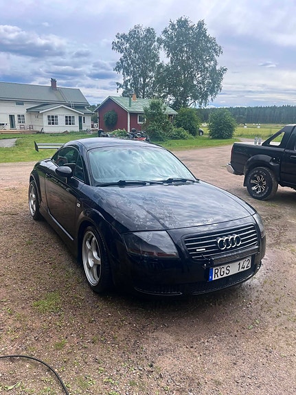 Audi TT 3 of 7