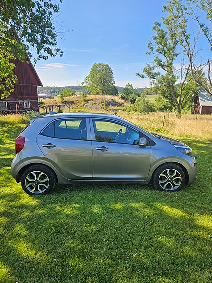Kia Picanto 2 of 5