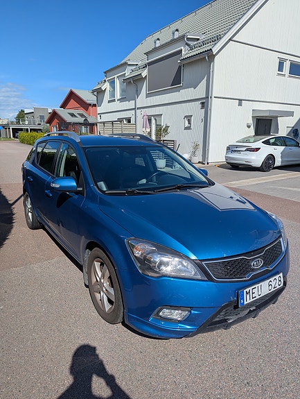 Kia Ceed 2 of 17