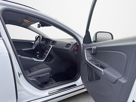 Volvo V60 13 of 30