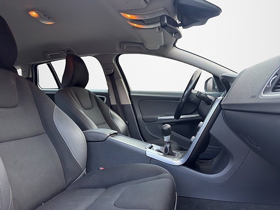 Volvo V60 14 of 30