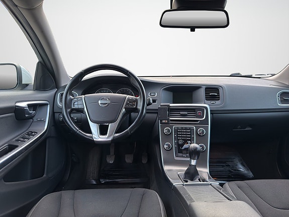 Volvo V60 12 of 30