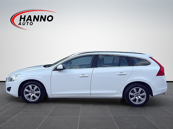 Volvo V60 2 of 30