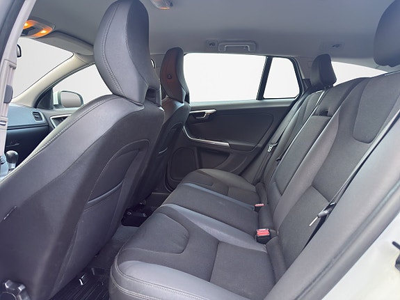 Volvo V60 15 of 30