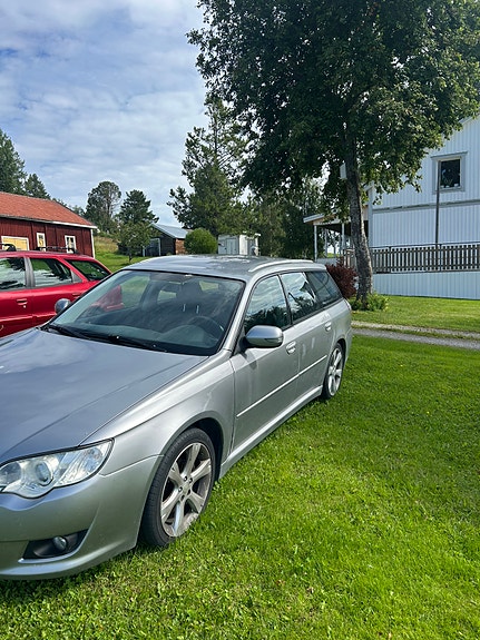 Subaru Legacy 3 of 11