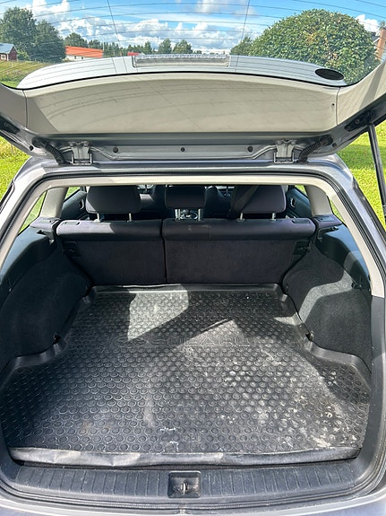 Subaru Legacy 7 of 11
