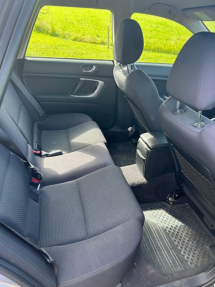 Subaru Legacy 6 of 11