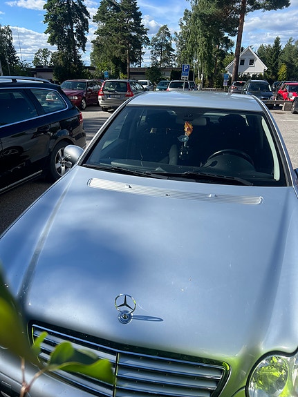 Mercedes-Benz C180 6 of 7