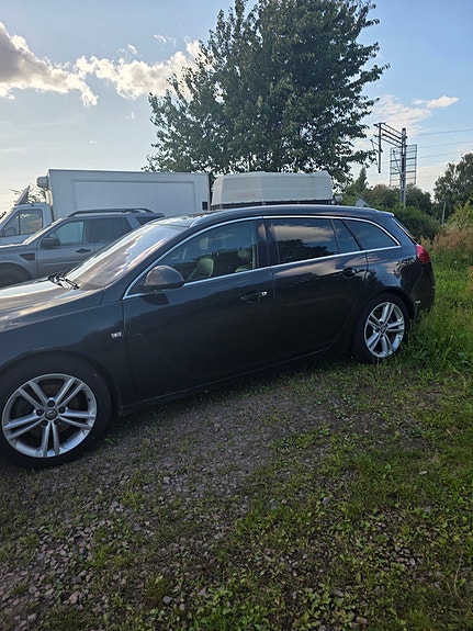 Opel Insignia 2 of 7