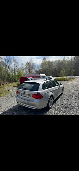 BMW 320d 3 of 5